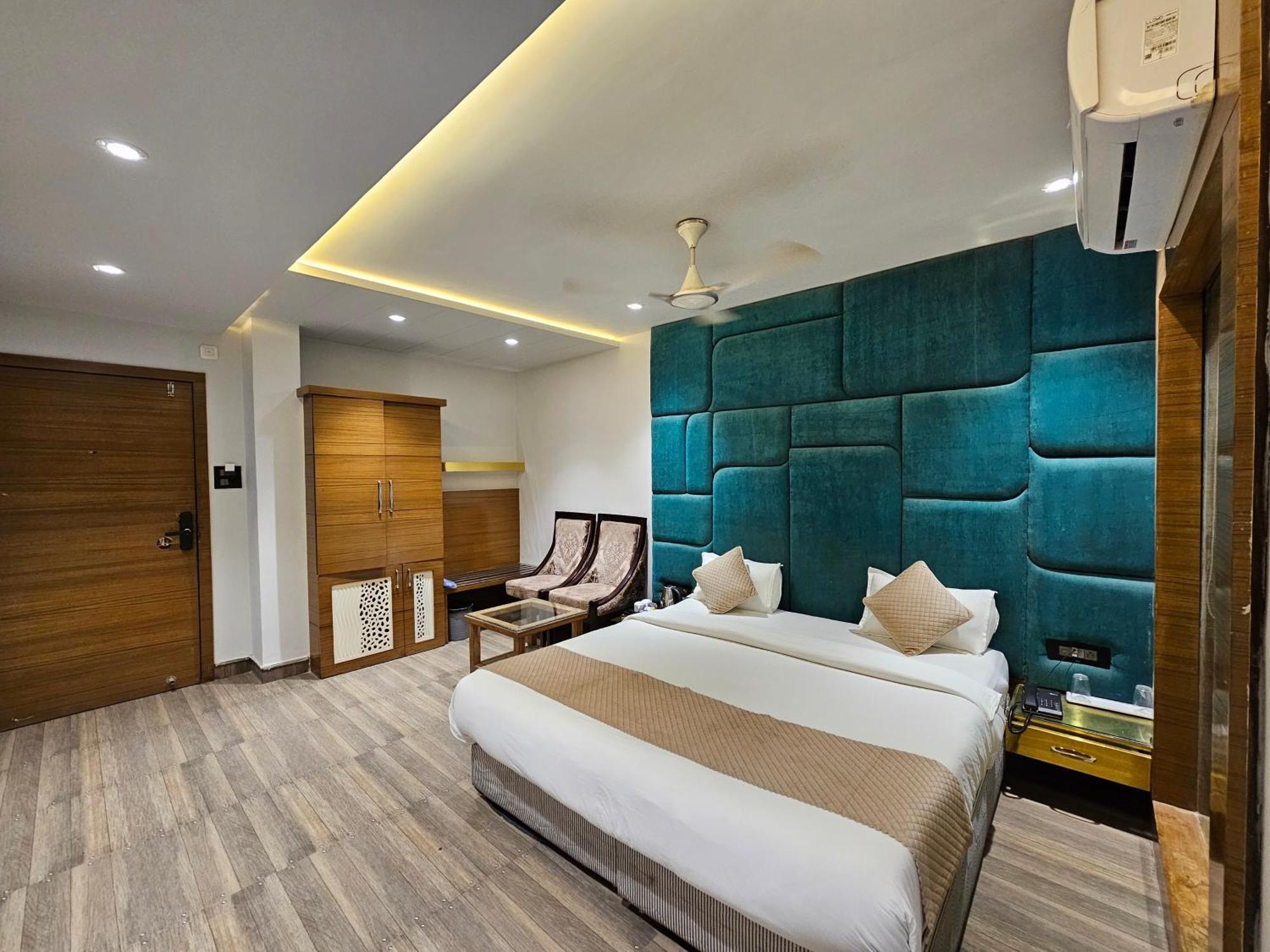 Hotel Mk Vivanta Gválijar Exteriér fotografie