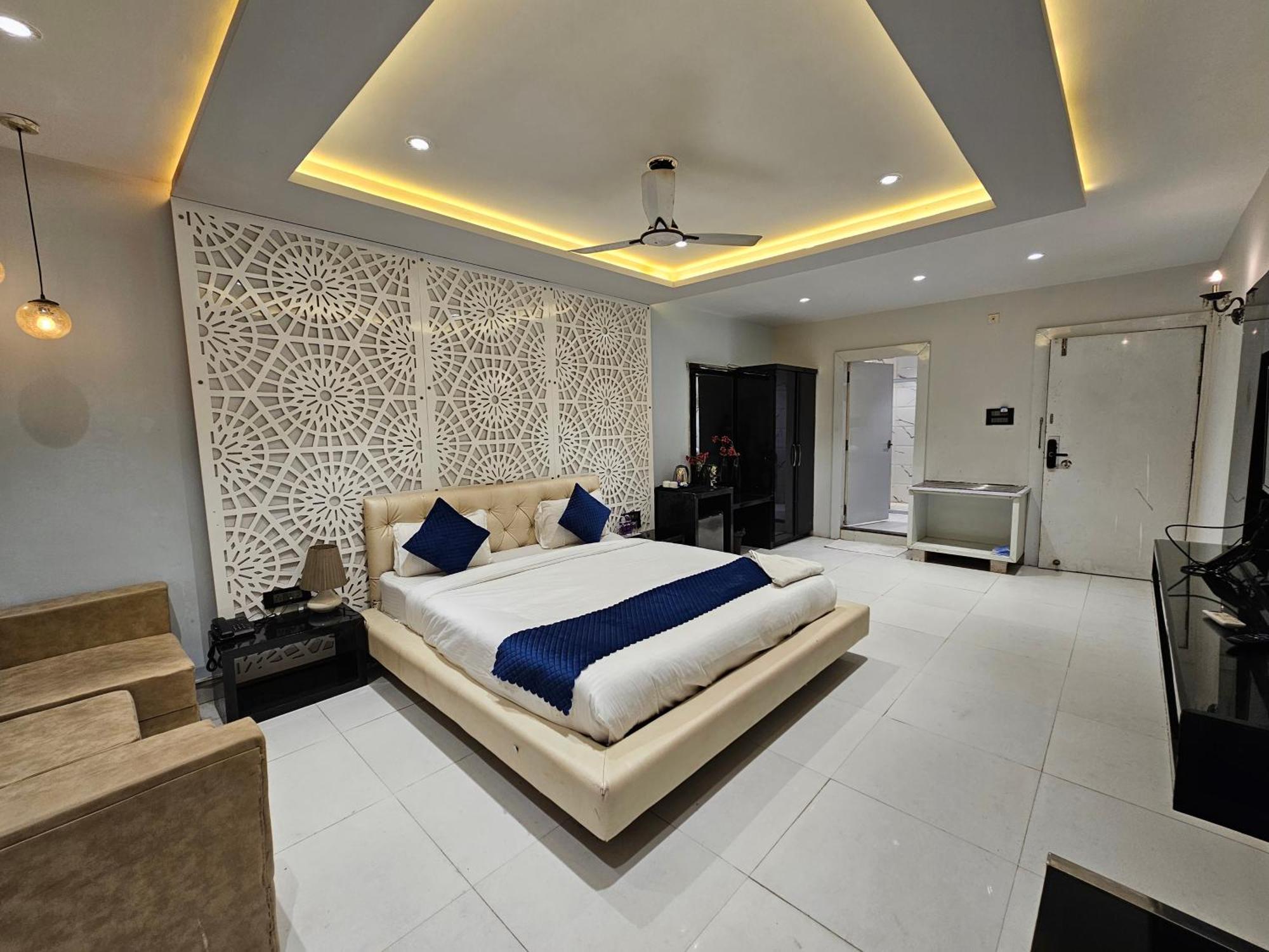 Hotel Mk Vivanta Gválijar Exteriér fotografie