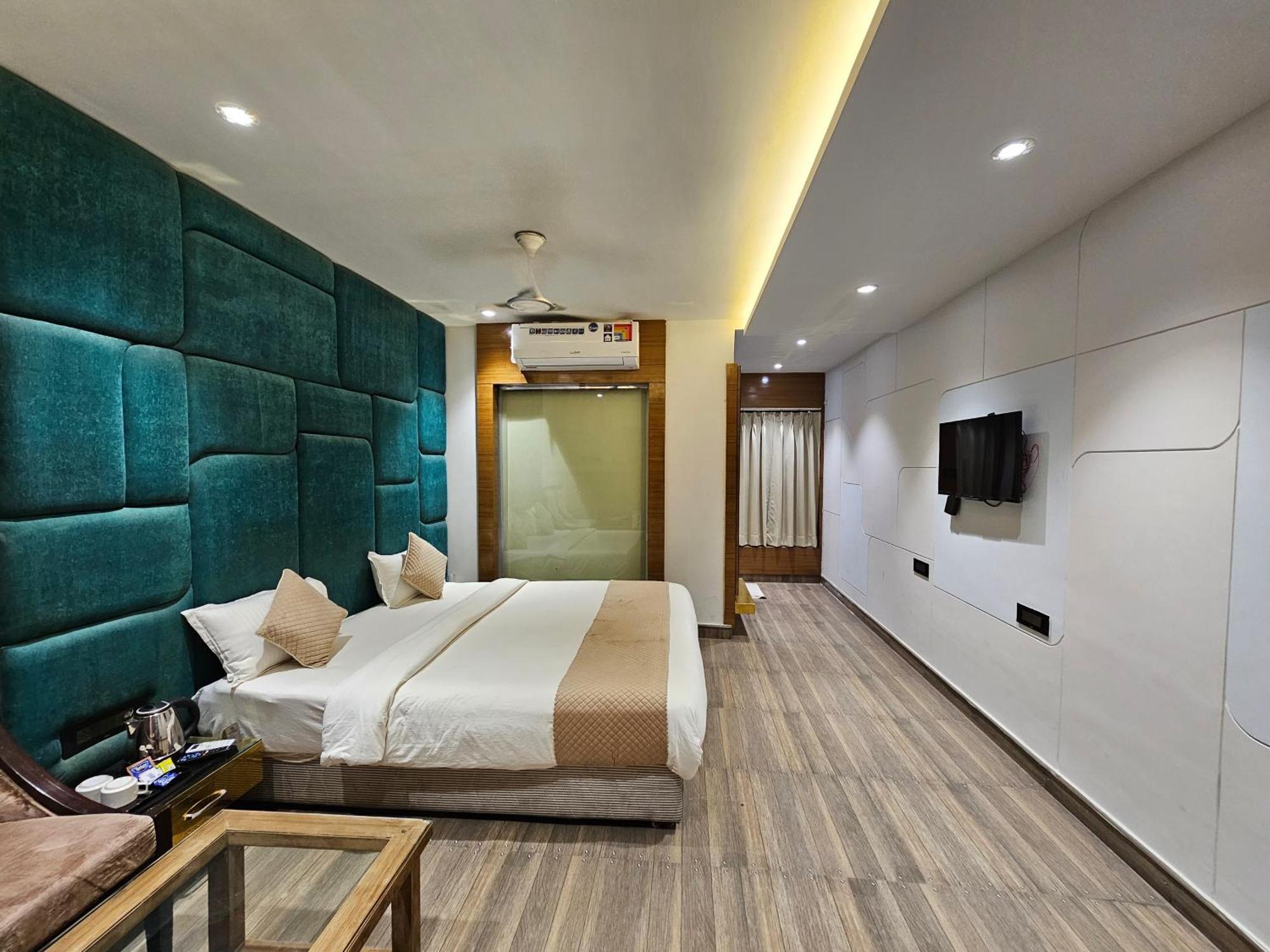 Hotel Mk Vivanta Gválijar Exteriér fotografie