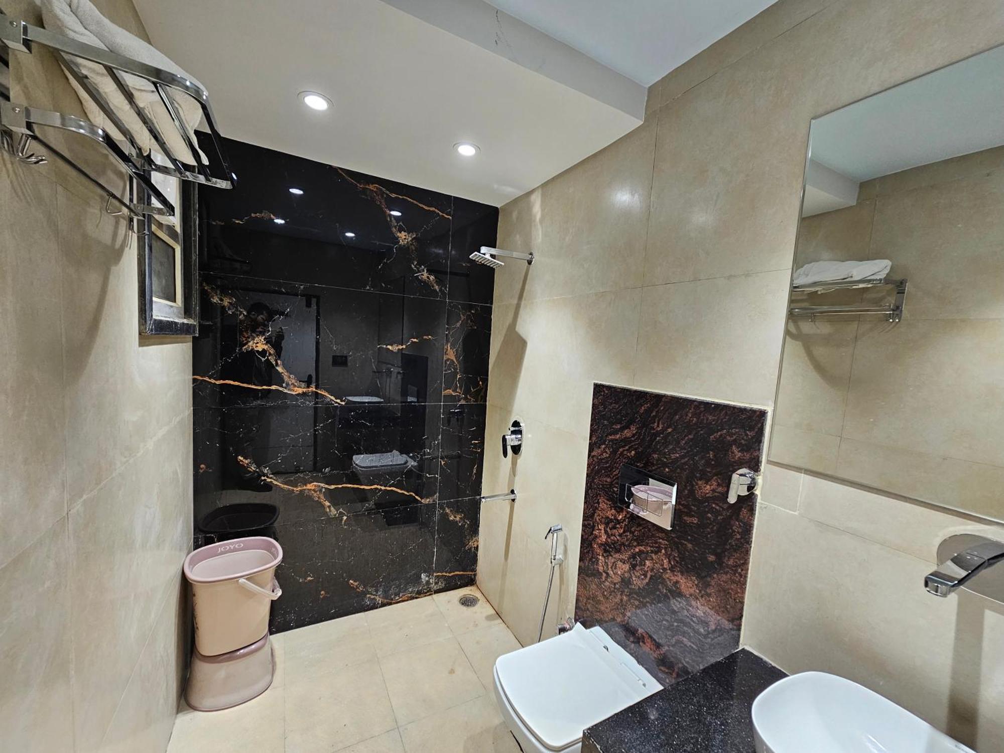 Hotel Mk Vivanta Gválijar Exteriér fotografie